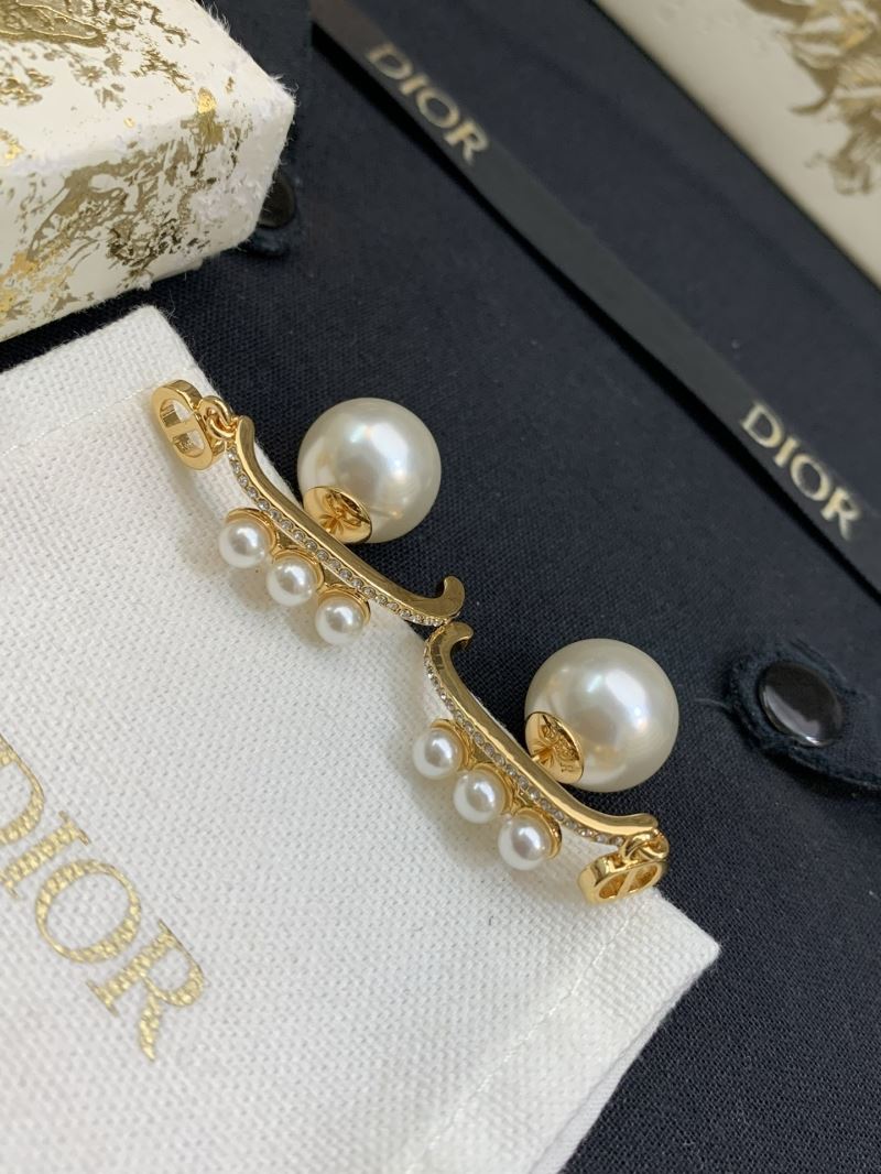 chr1st1an D10r earrings